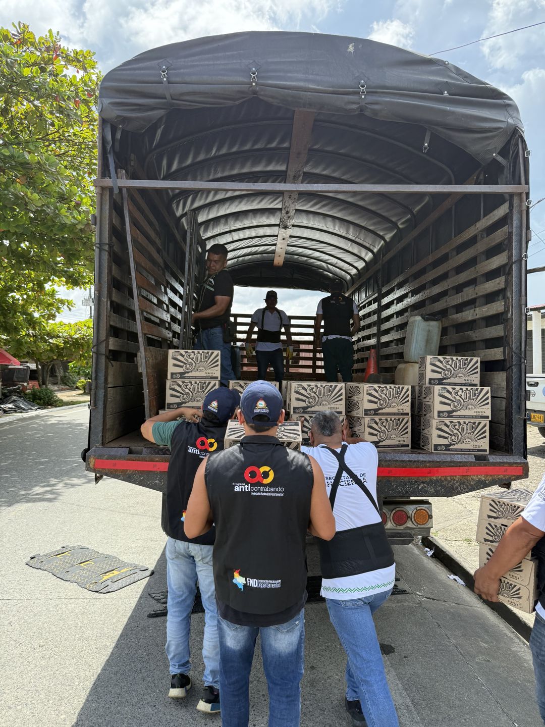 Incautan 1.000 cajas de cerveza El Sol sin factura en el corregimiento El Tigre