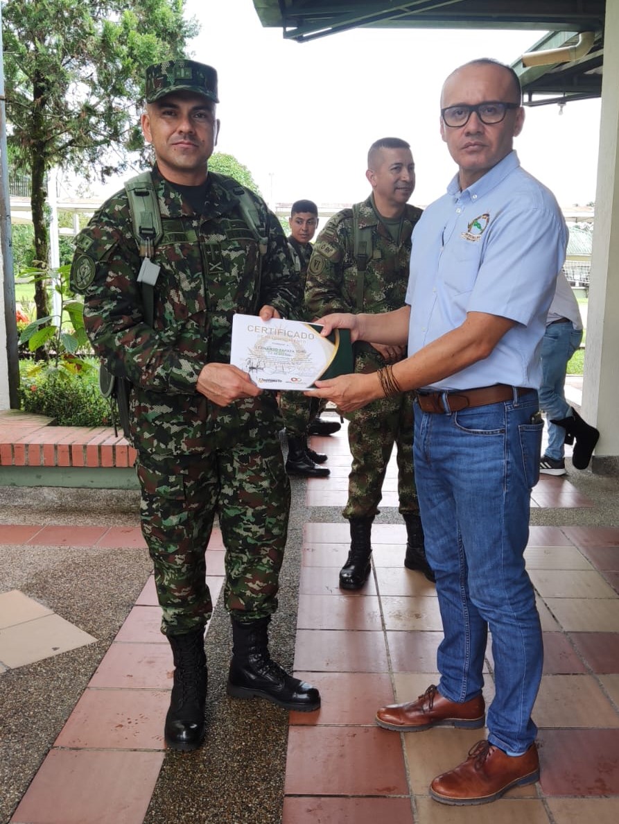 Reconocimientos ejército nacional en la lucha contra el contrabando