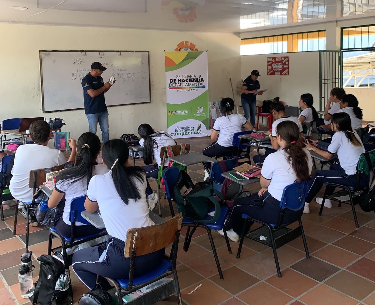 Jornada de capacitación a jovenes en Puerto Caicedo