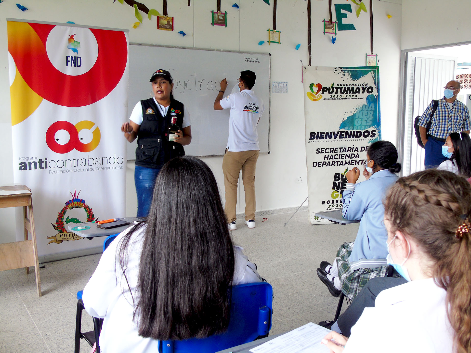 La Gobernación del Putumayo a través de la secretaria de Hacienda y la oficina de Rentas Departamentales realizan visitas pedagógicas y de sensibilización con el fin de prevenir el comercio de cigarrillos y licor de contrabando.